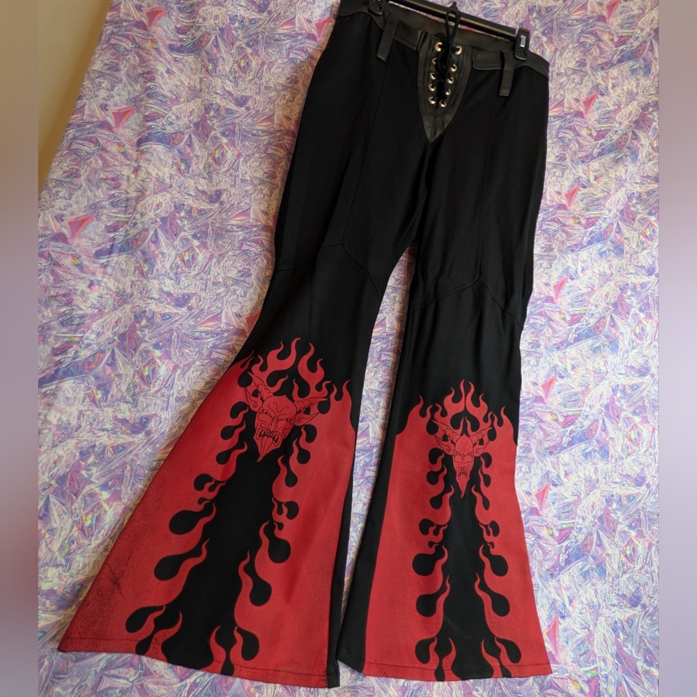 Toxic Vision
New Toxic Vision Designer Devil Screen Printed Tie Front Pants